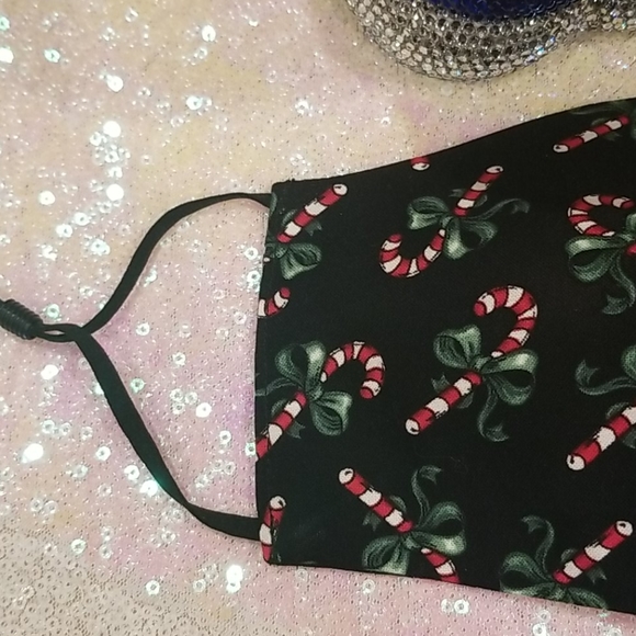 💖SALE💖 Christmas Candy Cane Mask - Picture 3 of 8